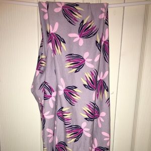LulaRoe OS Leggings